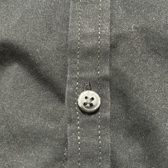 Van Heusen boys button down size Medium 10-12 Regular fit. Excellent condition - Picture 4 of 5